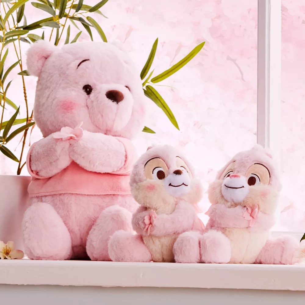 Disney Store Grande Peluche Winnie L'Ourson Sakura 2 Disney Store Grande Peluche Winnie L'Ourson Sakura – Image 2