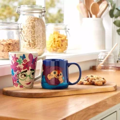 Disney Store Mug Mirabel Madrigal, Encanto, La Fantastique Famille Madrigal 5 Disney Store Mug Mirabel Madrigal, Encanto, La Fantastique Famille Madrigal -Jouets Soldes 465032890317 2