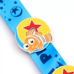 Disney Store Ensemble Pin's Et Tour De Cou Pixar -Jouets Soldes 466042753869 2