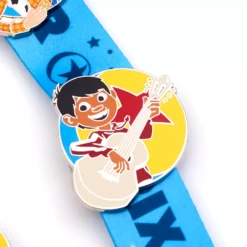 Disney Store Ensemble Pin's Et Tour De Cou Pixar -Jouets Soldes 466042753869 5