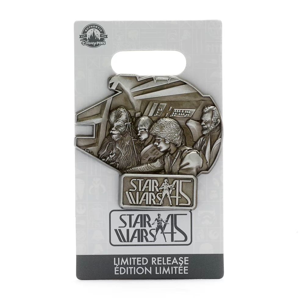 Disney Store Pin's Faucon Millenium Star Wars 45e anniversaire En édition Limitée 2 Disney Store Pin's Faucon Millenium Star Wars 45e anniversaire En édition Limitée – Image 2